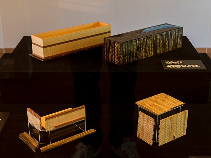 과감장방통과 손가락질문 견본(Rectangular Box in Japanese Ash finished in urushi lacquer and Sashimono Joint samples)