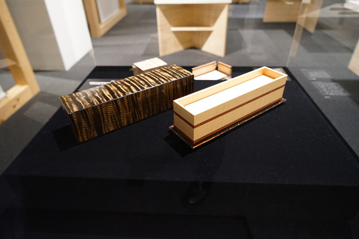 부착장면(Rectangular Box in Japanese Ash finished in urushi lacquer)
